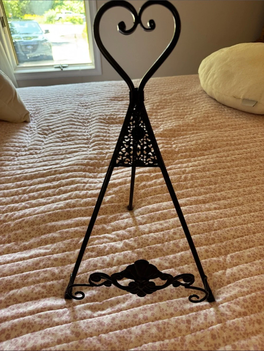 Decorative Black Metal Plate Easel Stand